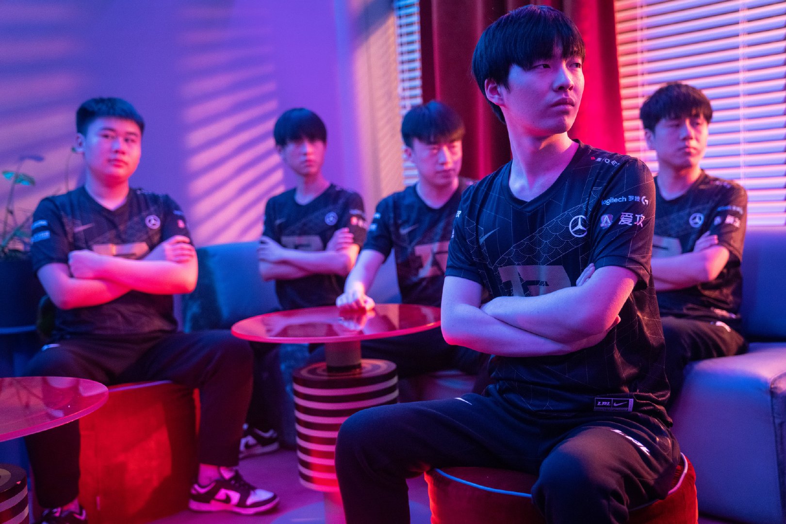 开云体育登录-PSG绝杀RNG，Bin关键团战开团秒人顶尖较量成都决赛之夜，让粉丝疯狂欢呼