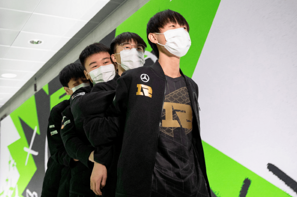 包含TL血洗DK，Kanavi拿下关键大龙激烈交锋入围赛，技惊四座的词条