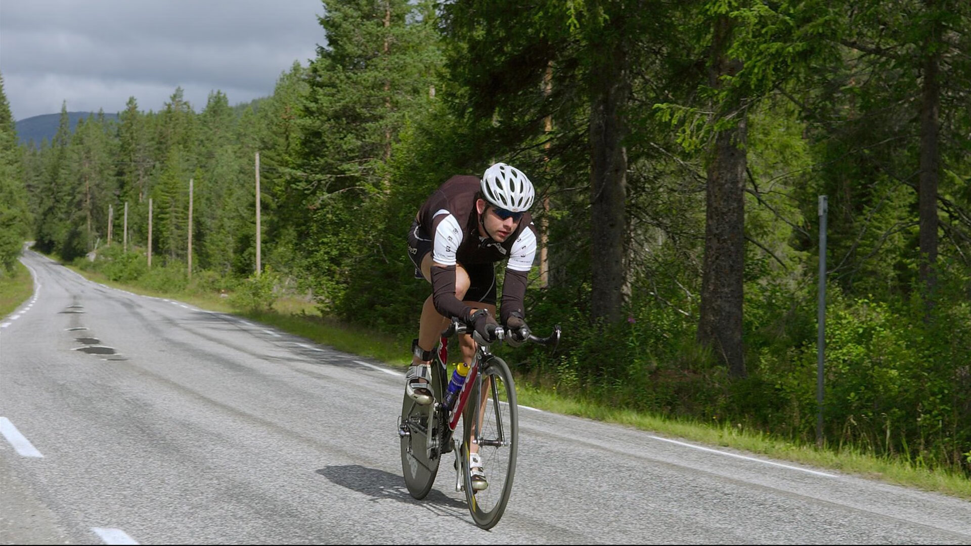 2026世界杯封神夜！乌拉圭铁闸阿劳霍，一夫当关诠释何为完美中卫