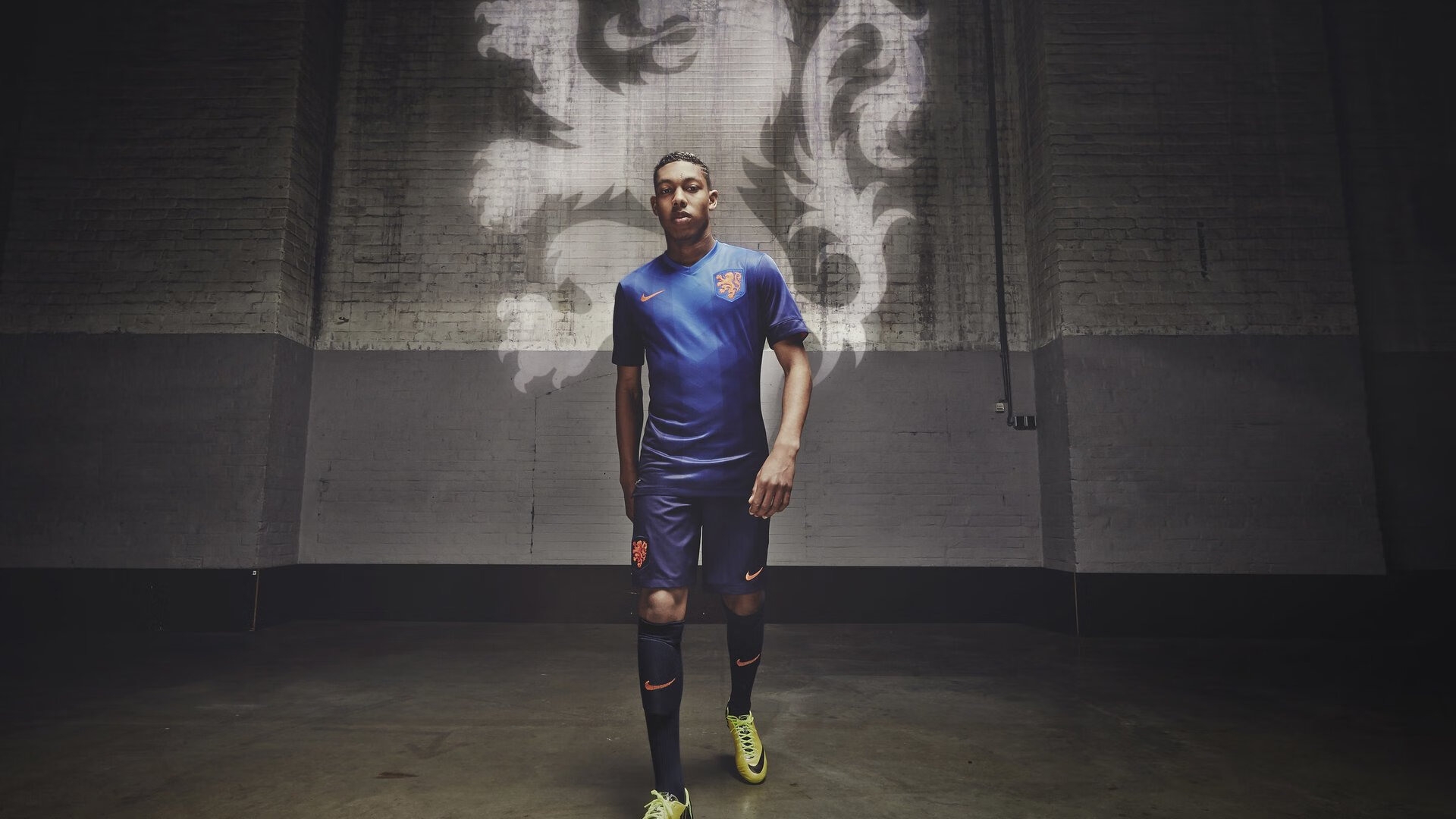 狂胜背后的孤独独舞,弗拉霍维奇用一剑封喉,在年度焦点战宣告谁才是圣西罗的真核